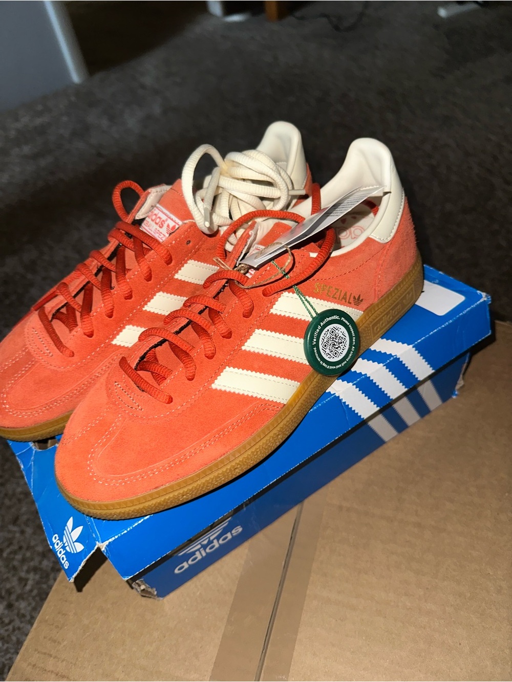adidas Handball Spezial Sneakers in White/Cream Old Box has damage